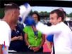 Zapping : Macron fait une démonstration de boxe…