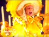 Zapping : Stéphane Bern défile à Rio dans un costume pour le moins folklorique…