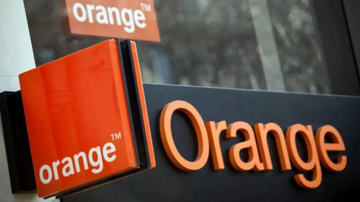 Télécommande UHD : vérifier l'état des piles - Orange - Vidéo Dailymotion