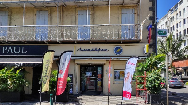3 boutiques Free fermes par arrt prfectoral  La Runion