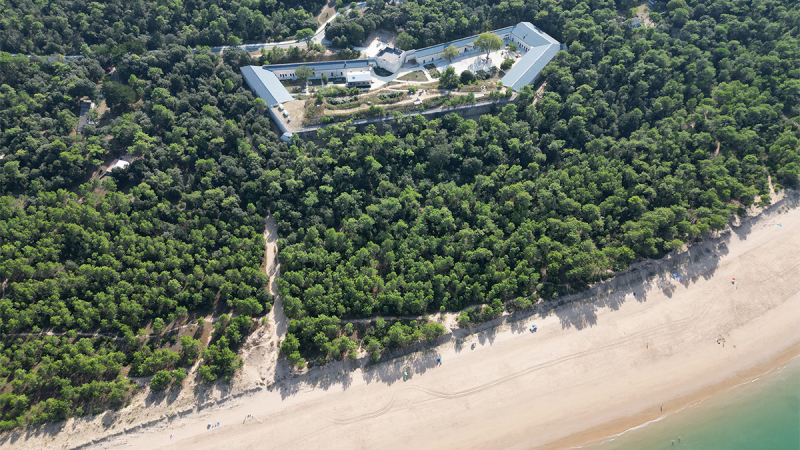 42 (Xavier Niel ) installe de nouveaux locaux en face de Fort Boyard